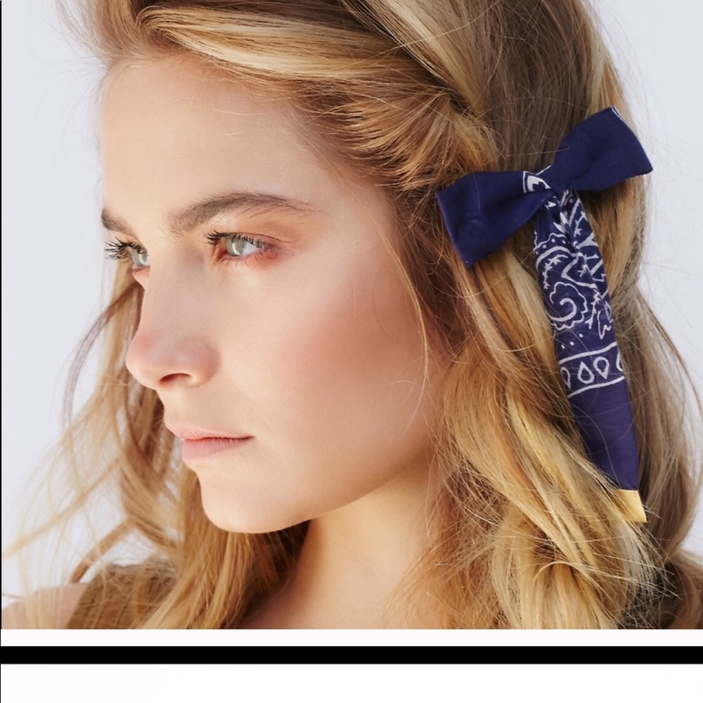 🌸Free People Blue Bandana Tie Barrette